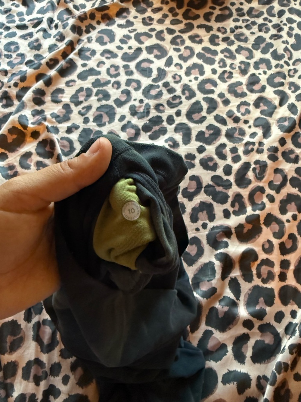 Lululemon Align High-Rise Size 10 Diamond Dye
Graphite Bronze Grey, Green 25” - Picture 7 of 9